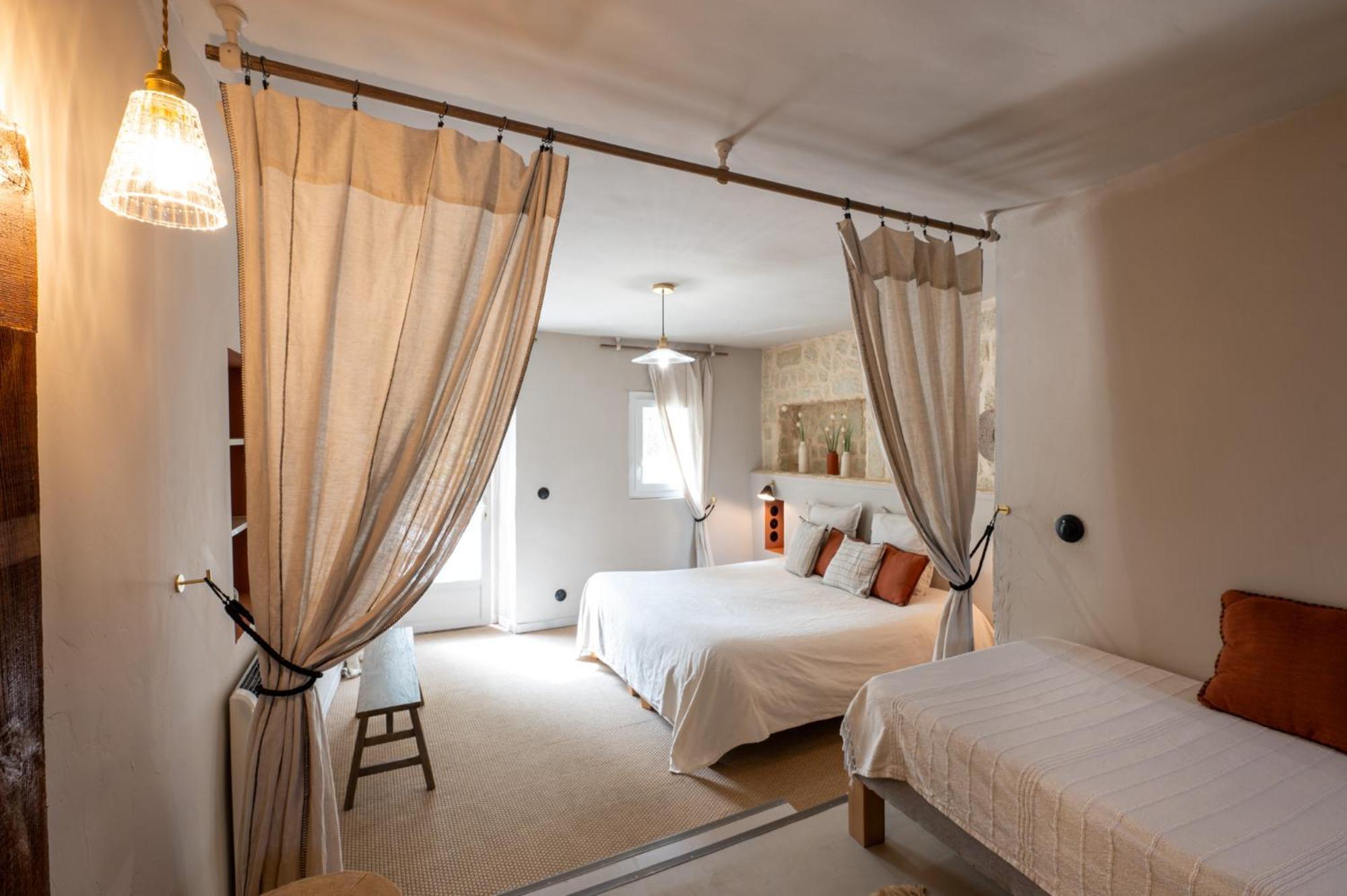 Mas du Cimaï Hotel Evenos Bagian luar foto